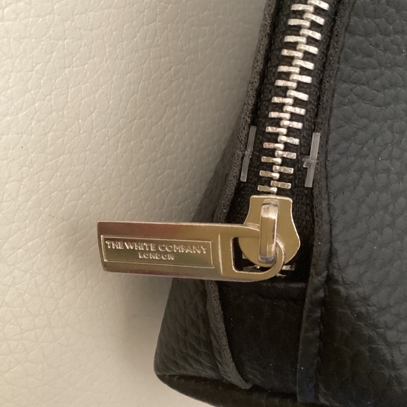 Amenity Kit British Airways The White Company Business Class  SEALED NEW - Picture 2 of 3